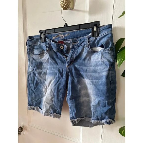 Arizona Jean shorts women’s size 11 - Picture 2 of 7